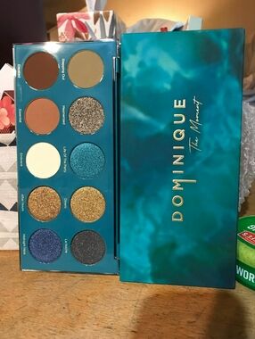 DOMINIQUE The Moment Palette HUGE Neutrals Blues Gold 15.3g *Brand New in Box